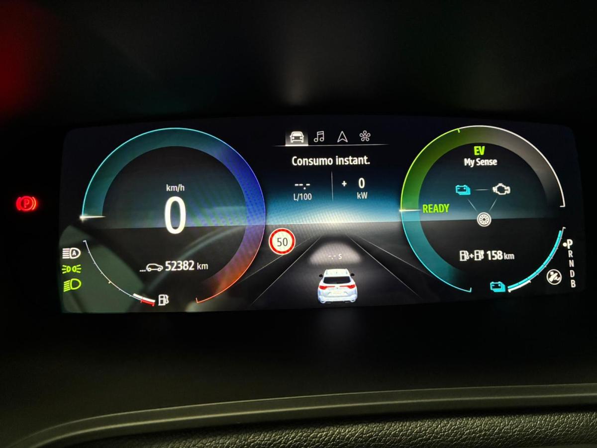 renault-megane-sport-tourer-2023-hibrido-a-gasolina-1598cc
