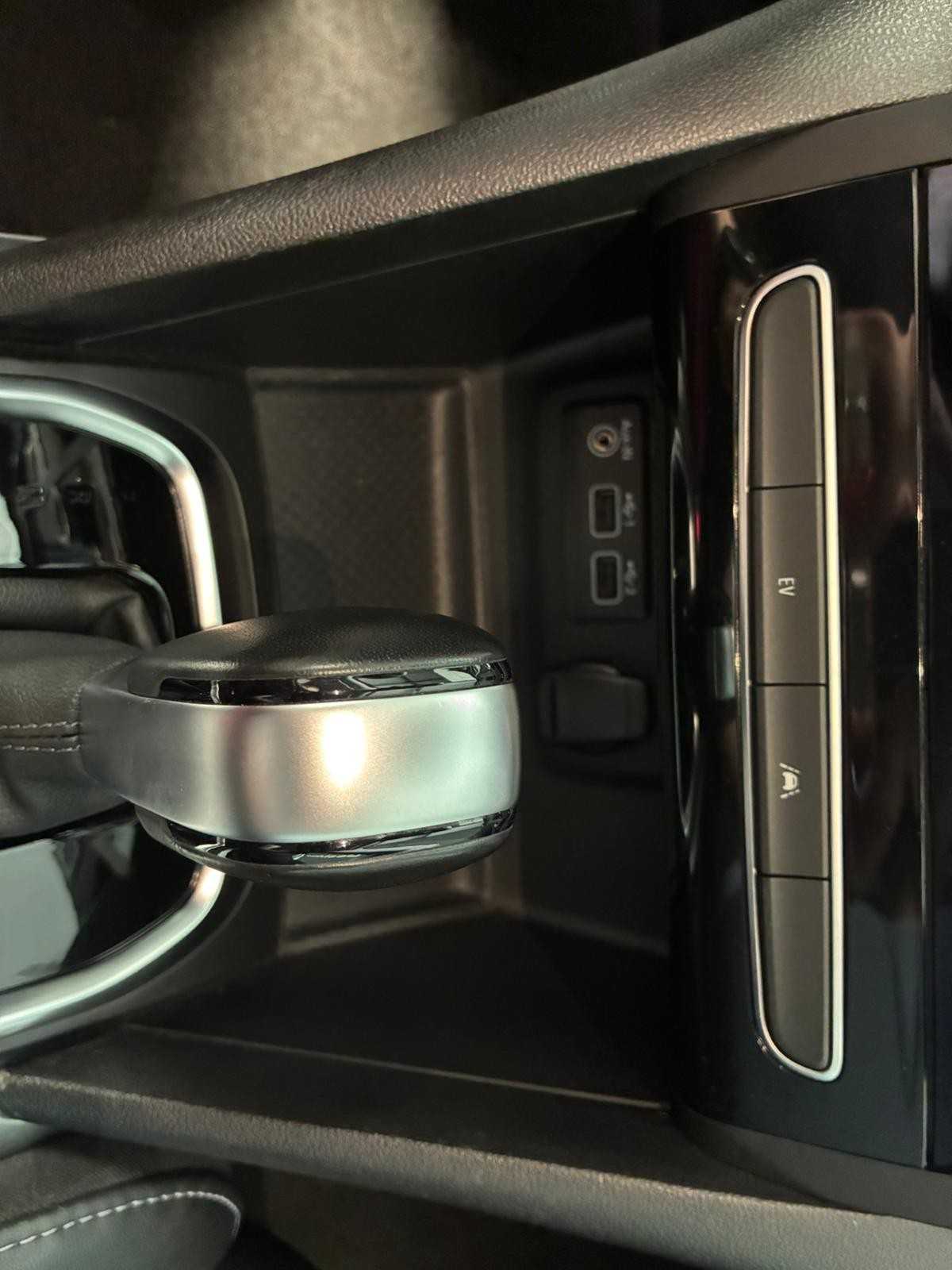 renault-megane-sport-tourer-2023-hibrido-a-gasolina-1598cc