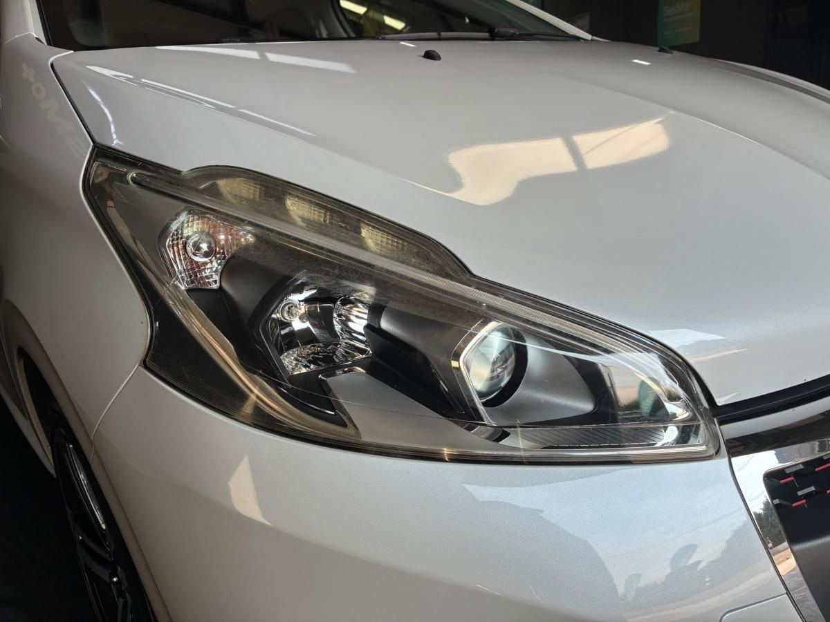 peugeot-208-2016-gasolina-1199cc
