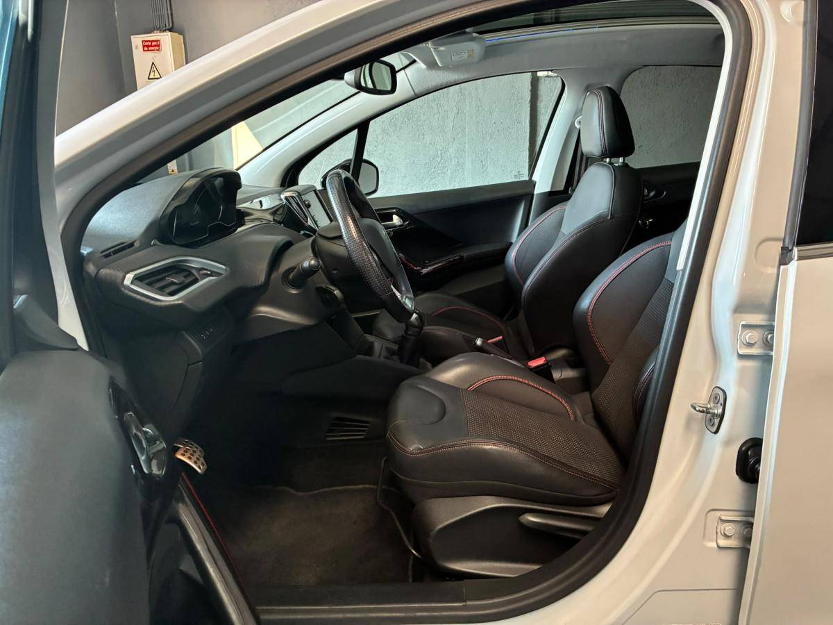 peugeot-208-2016-gasolina-1199cc