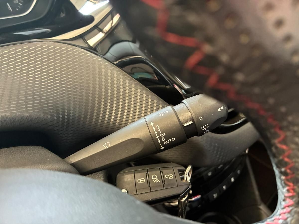 peugeot-208-2016-gasolina-1199cc