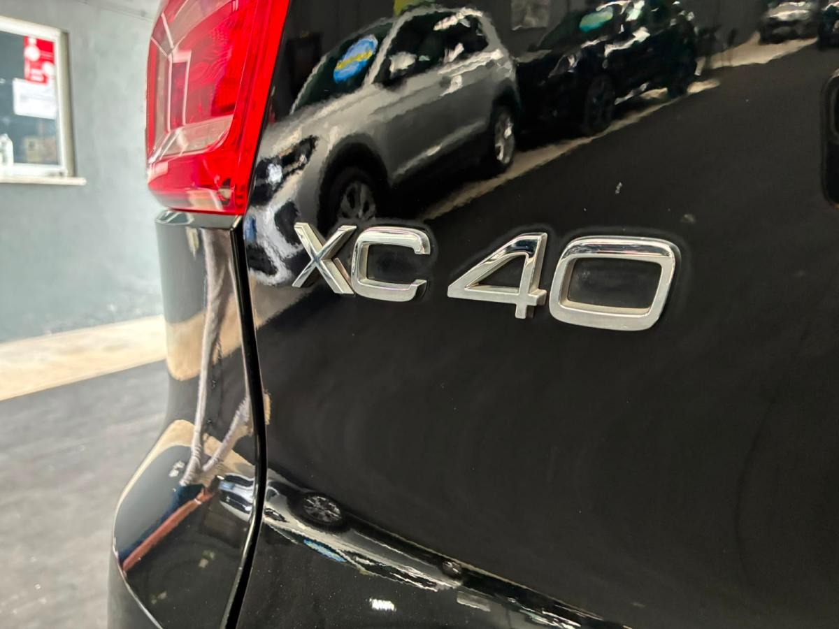 volvo-xc40-2022-hibrido-a-gasolina-1477cc