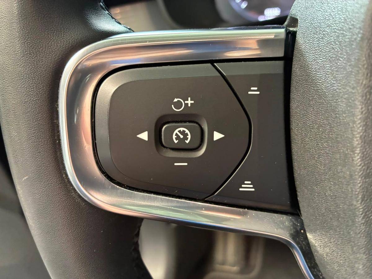 volvo-xc40-2022-hibrido-a-gasolina-1477cc