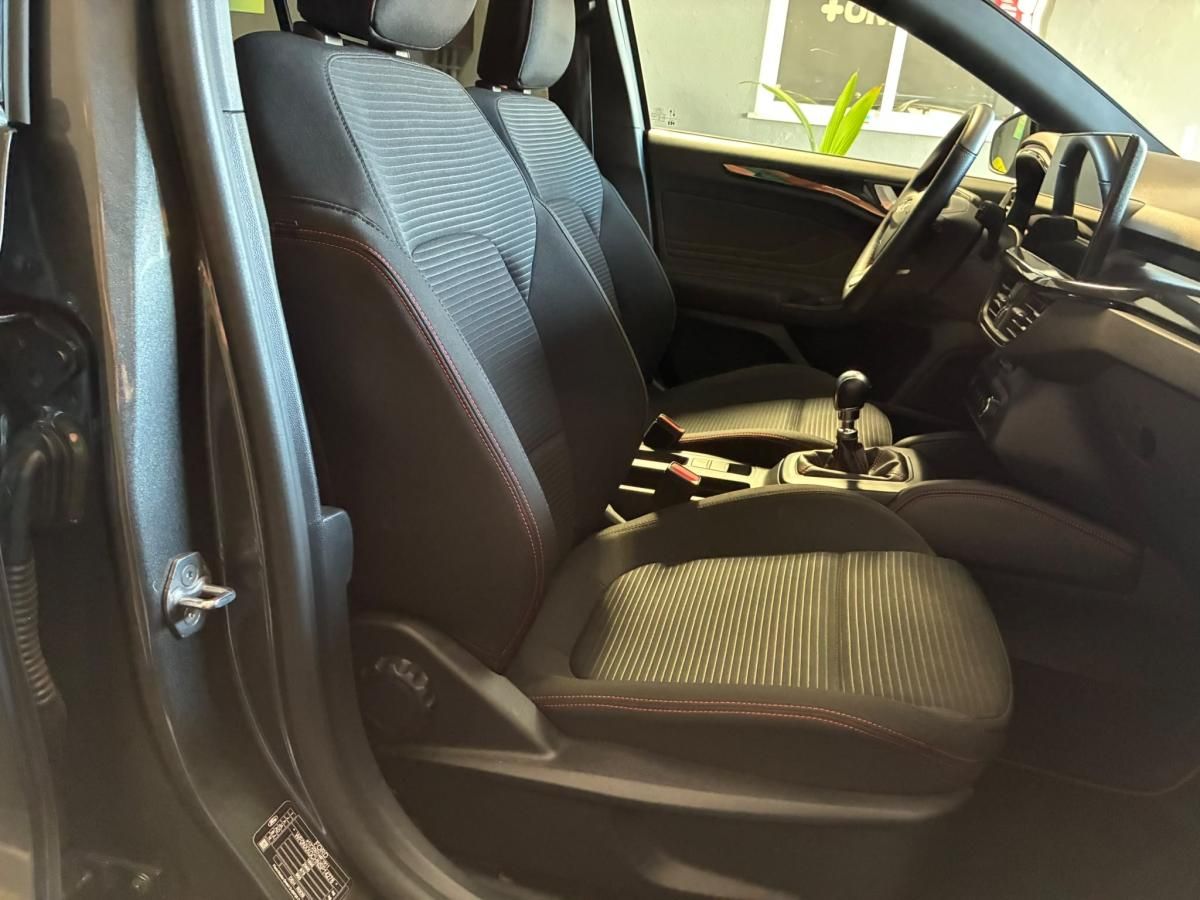 ford-focus-2025-gasolina-998cc