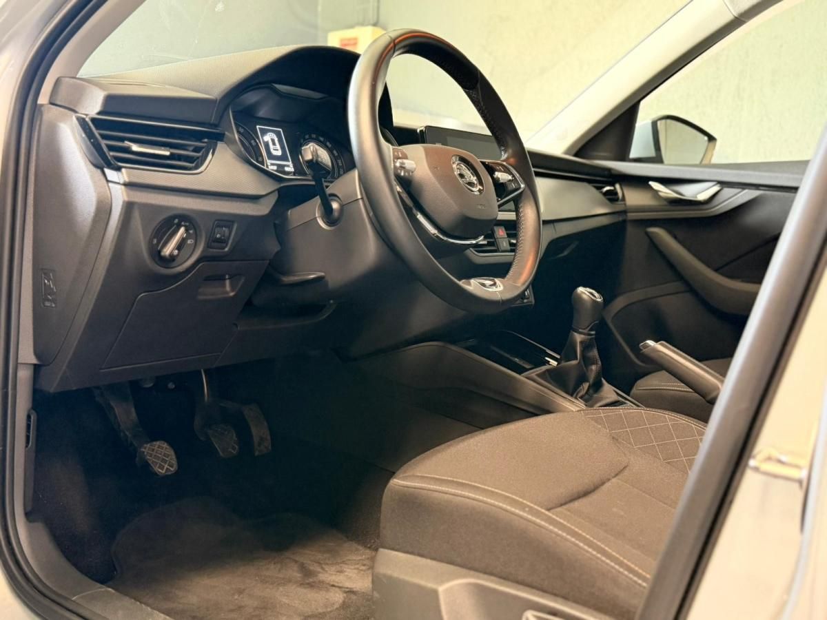 skoda-kamiq-2023-gasolina-999cc