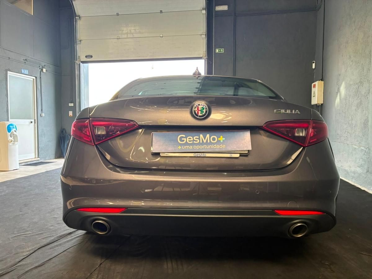 alfa-romeo-giulia-2017-diesel-2143cc