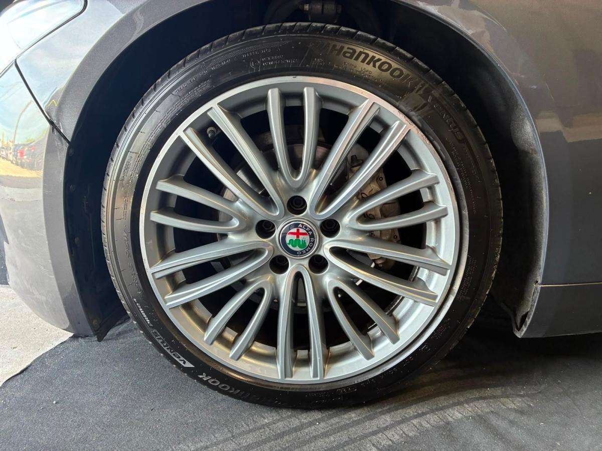 alfa-romeo-giulia-2017-diesel-2143cc