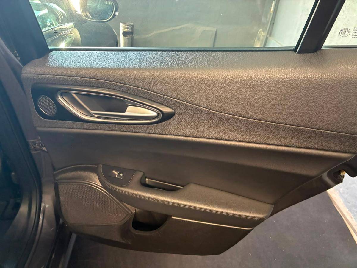 alfa-romeo-giulia-2017-diesel-2143cc
