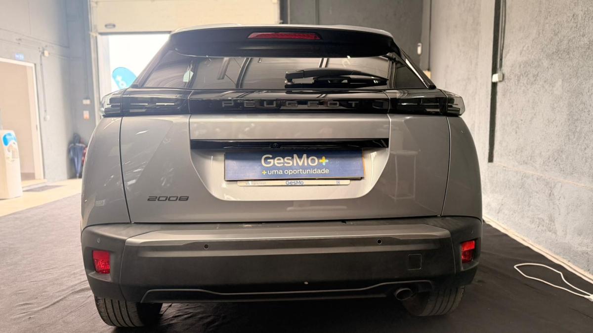 peugeot-2008-2023-gasolina-1199cc