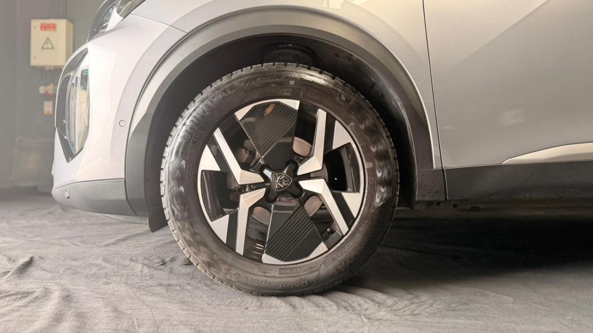 peugeot-2008-2023-gasolina-1199cc