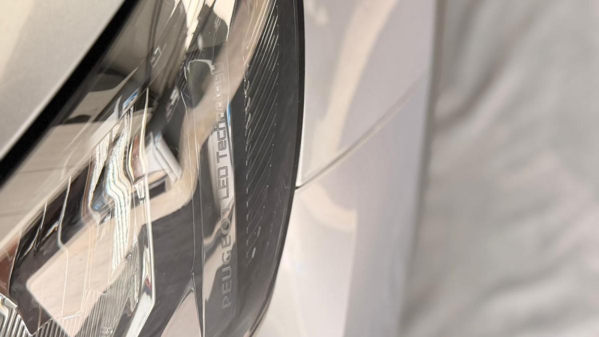 peugeot-2008-2023-gasolina-1199cc