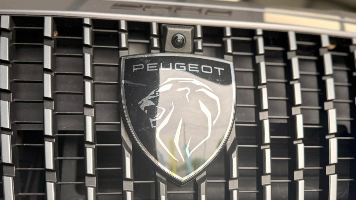 peugeot-2008-2023-gasolina-1199cc