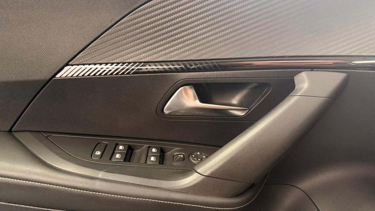 peugeot-2008-2023-gasolina-1199cc