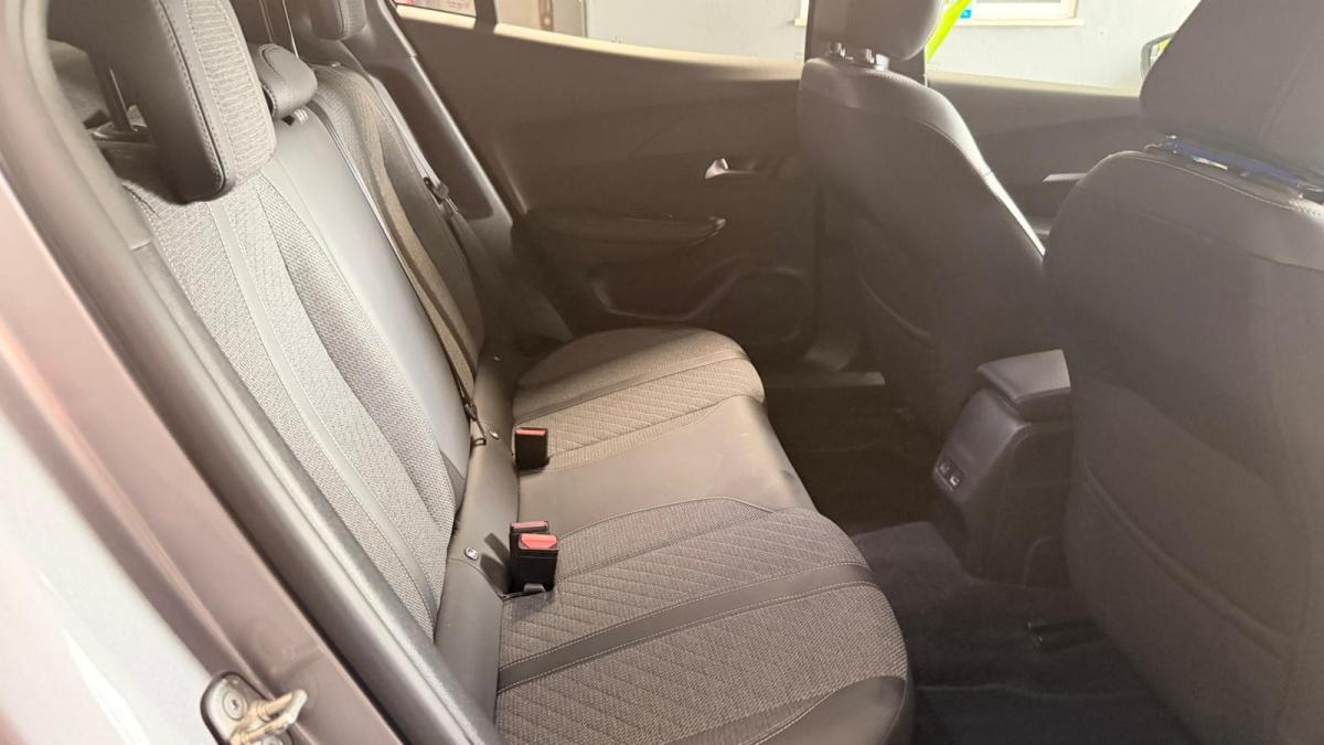 peugeot-2008-2023-gasolina-1199cc