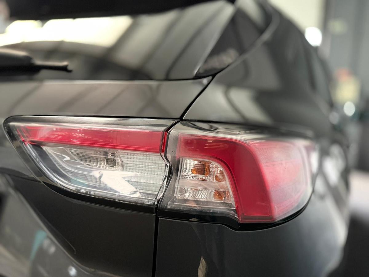 ford-kuga-2022-hibrido-a-gasolina-2488cc