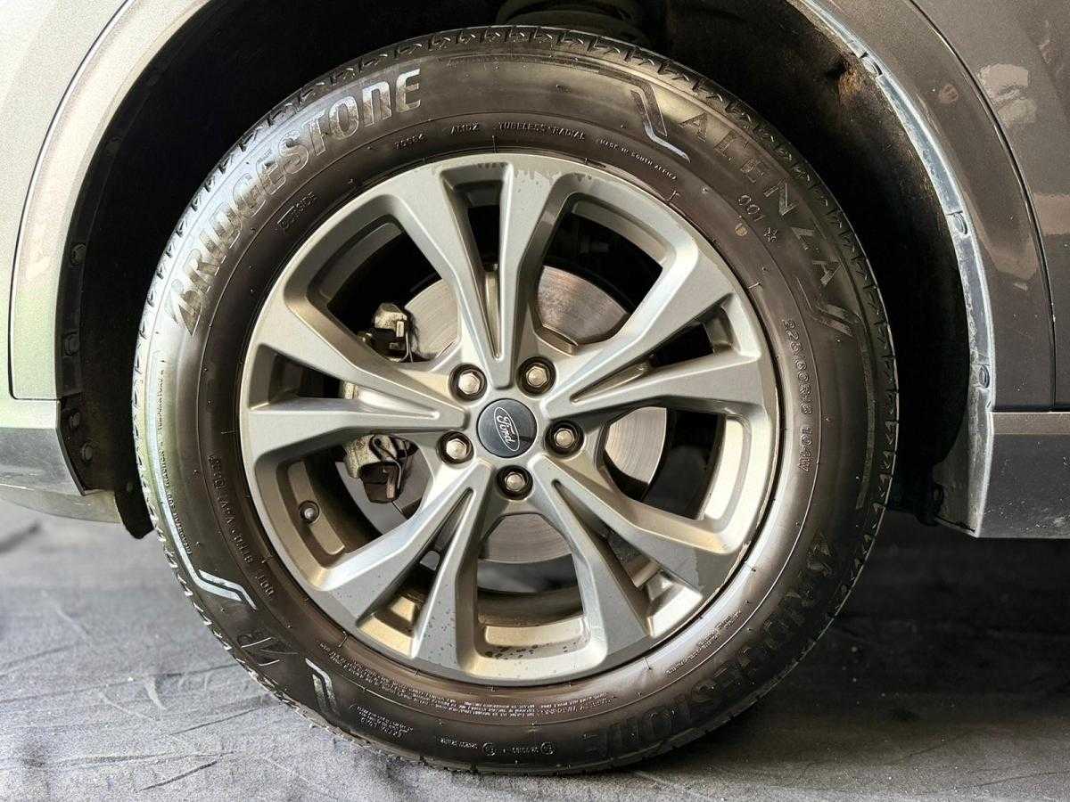 ford-kuga-2022-hibrido-a-gasolina-2488cc