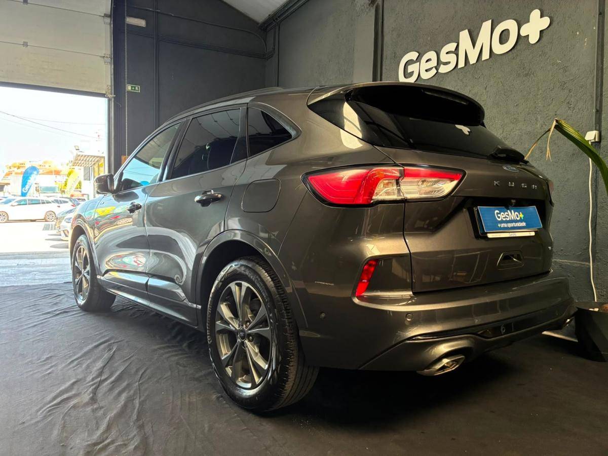 ford-kuga-2022-hibrido-a-gasolina-2488cc