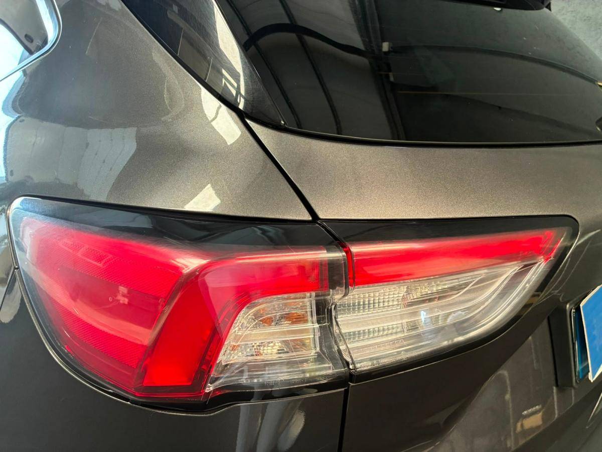 ford-kuga-2022-hibrido-a-gasolina-2488cc