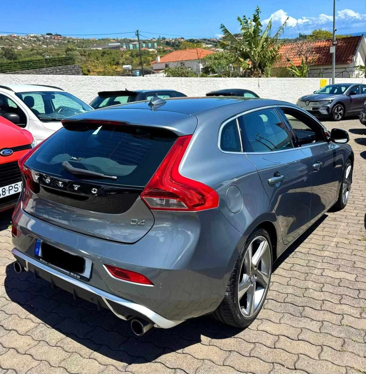 volvo-v40-2-0-d4-2014-diesel-1969cc