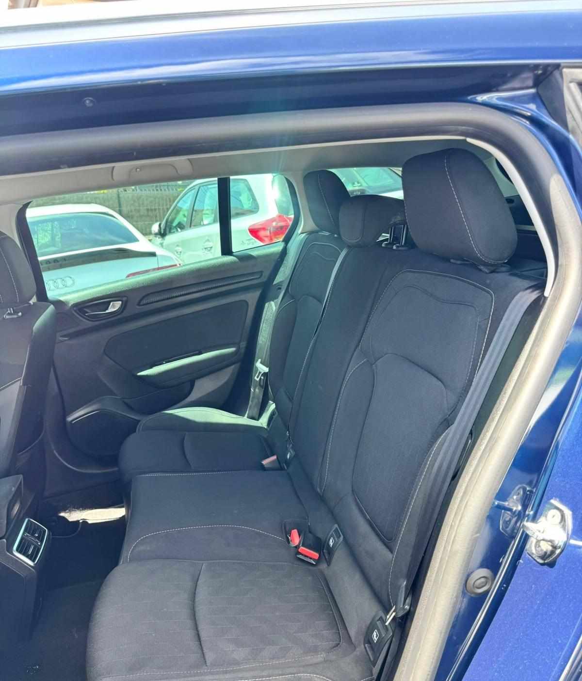 renault-megane-sport-tourer-1-5-dci-2018-diesel-1461cc