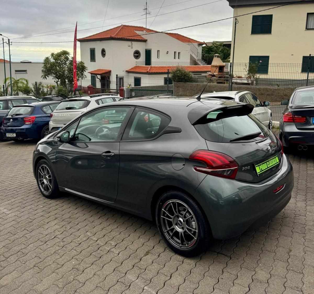 peugeot-208-1-6-hdi-2016-diesel-1600cc