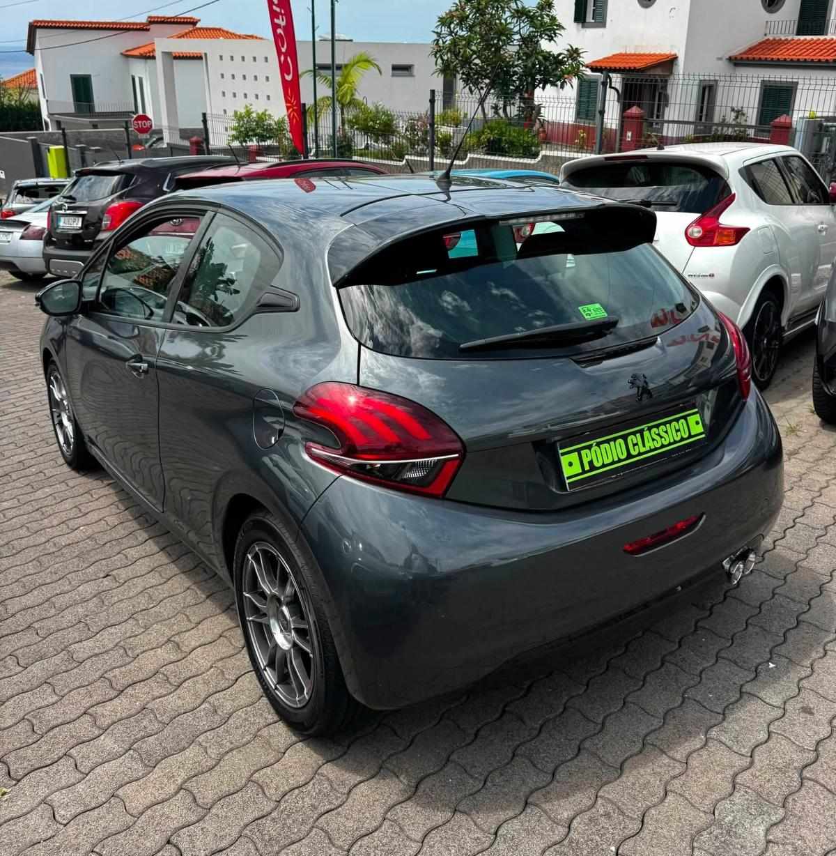 peugeot-208-1-6-hdi-2016-diesel-1600cc
