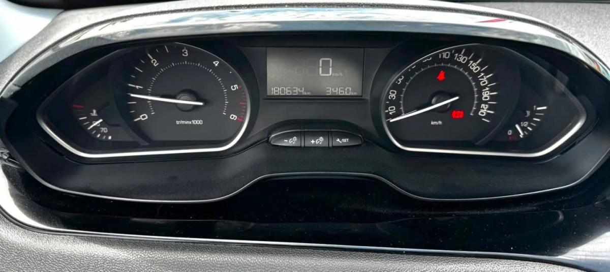 peugeot-208-1-6-hdi-2016-diesel-1600cc