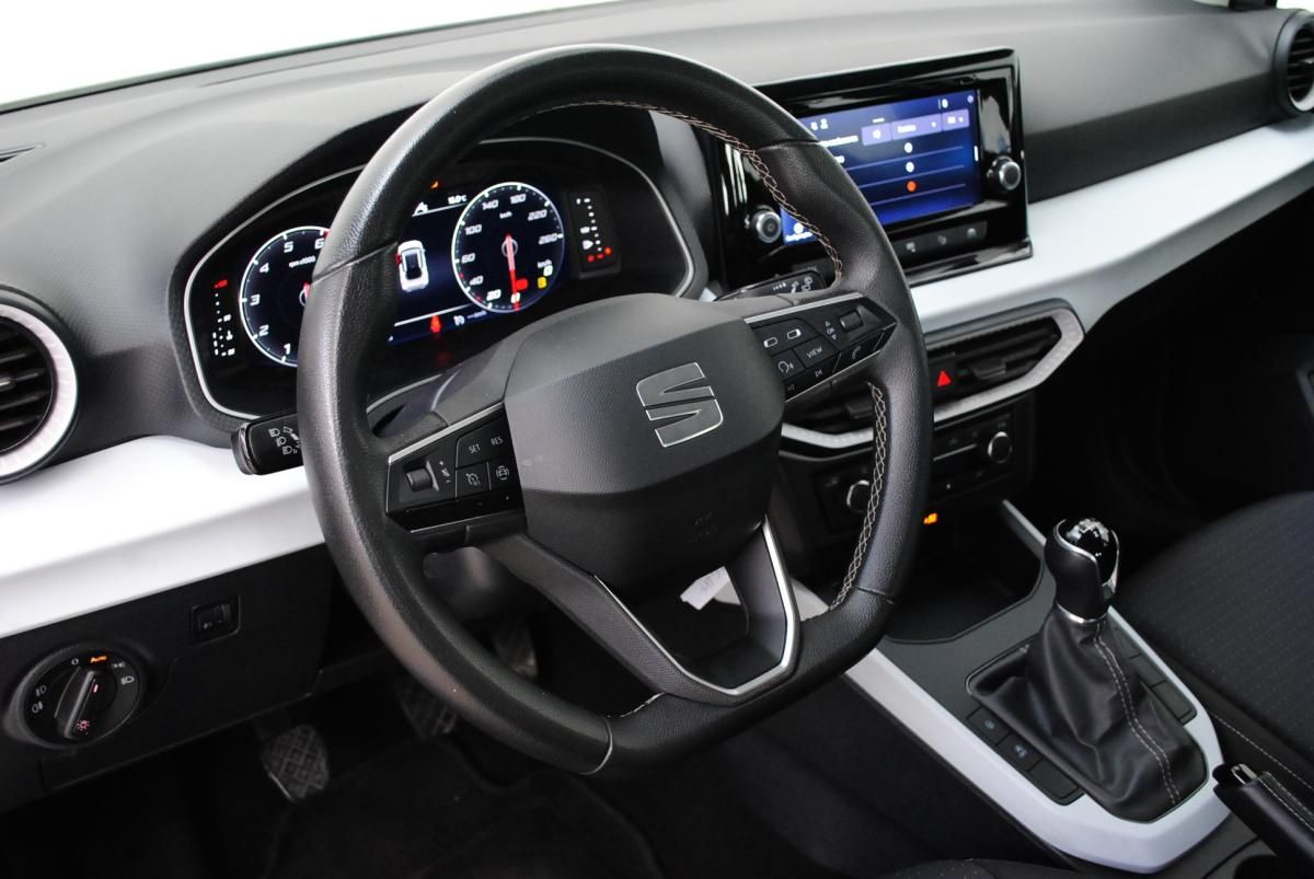seat-arona-2023-gasolina-999cc