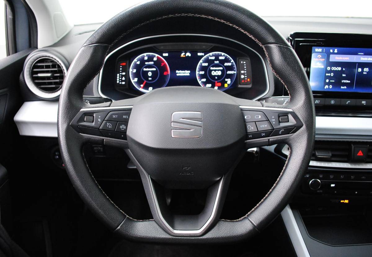 seat-arona-2023-gasolina-999cc