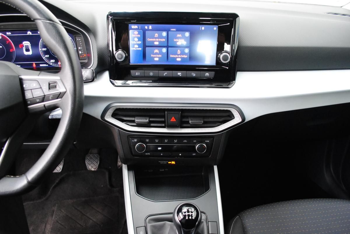 seat-arona-2023-gasolina-999cc