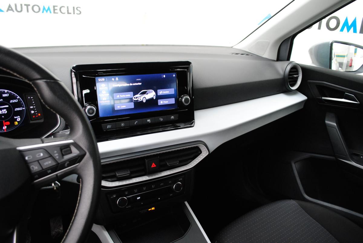 seat-arona-2023-gasolina-999cc