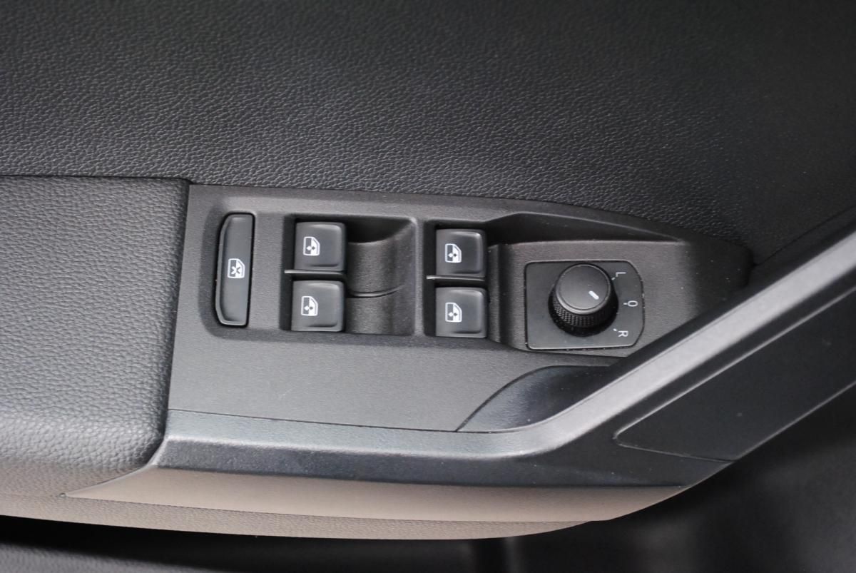seat-arona-2023-gasolina-999cc