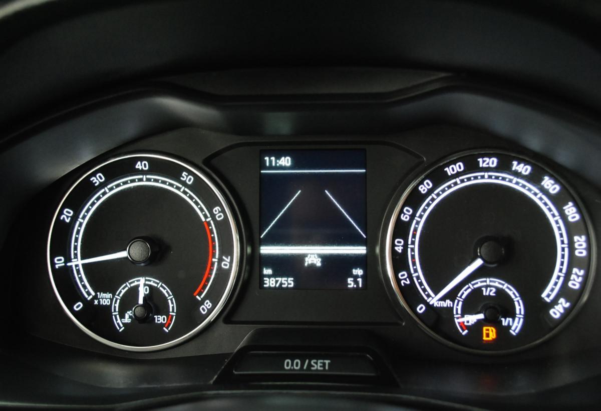 skoda-kamiq-2023-gasolina-999cc