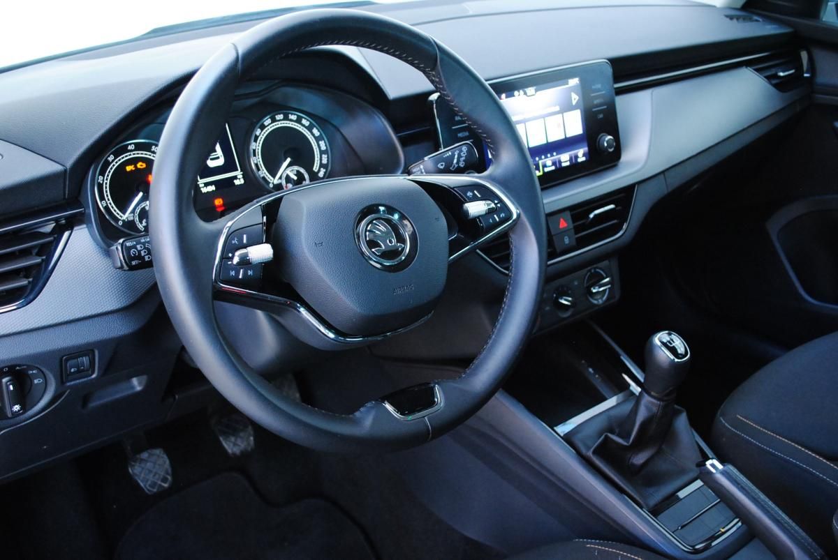 skoda-kamiq-2023-gasolina-999cc