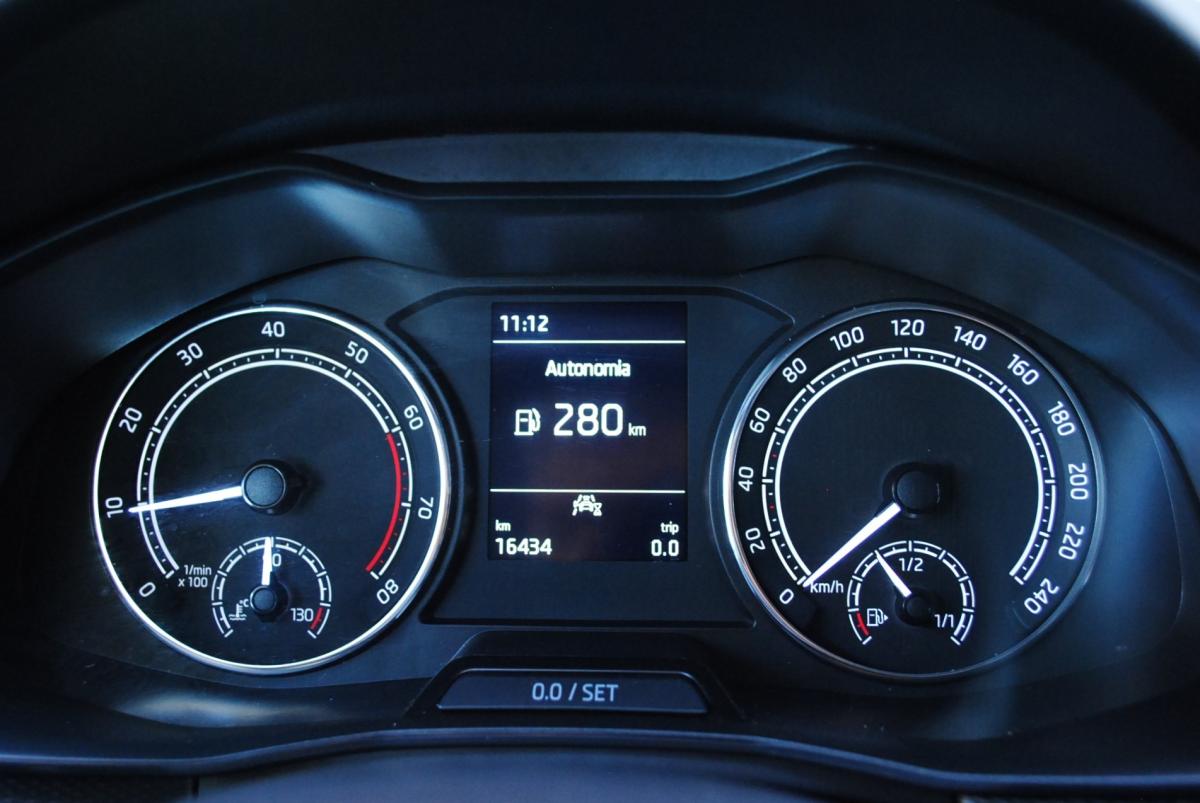skoda-kamiq-2023-gasolina-999cc