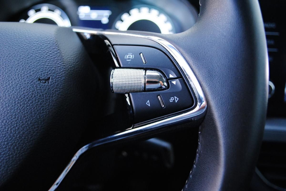 skoda-kamiq-2023-gasolina-999cc