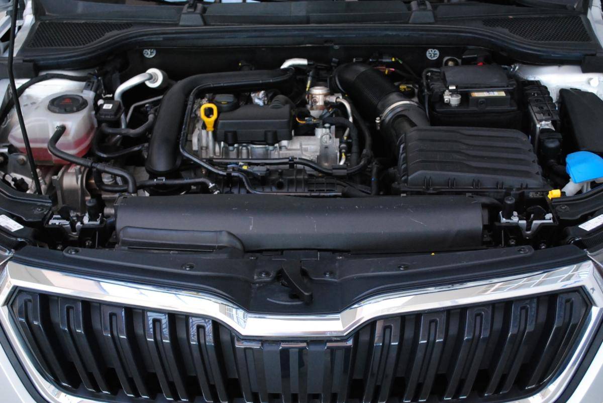 skoda-kamiq-2023-gasolina-999cc