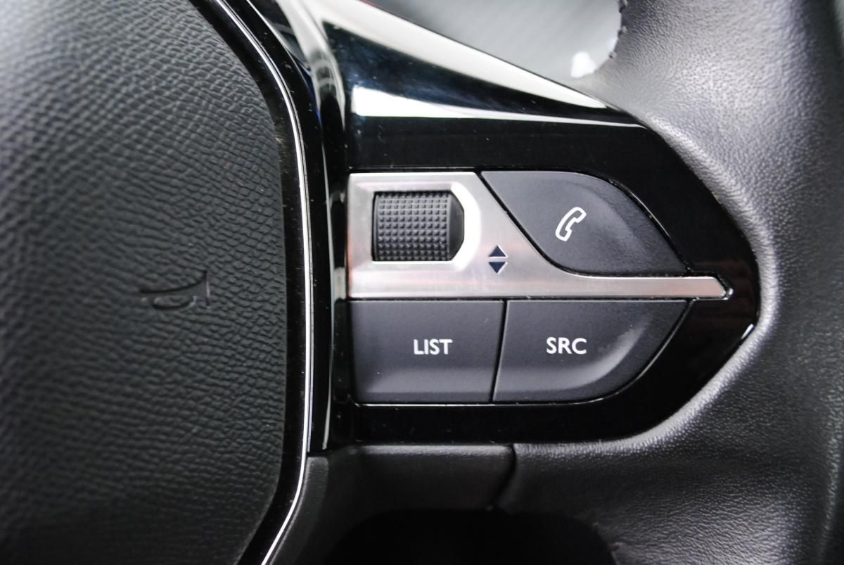 peugeot-208-2024-gasolina-1199cc