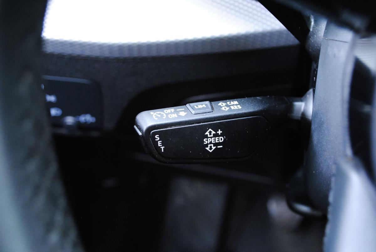 audi-q2-2023-gasolina-999cc