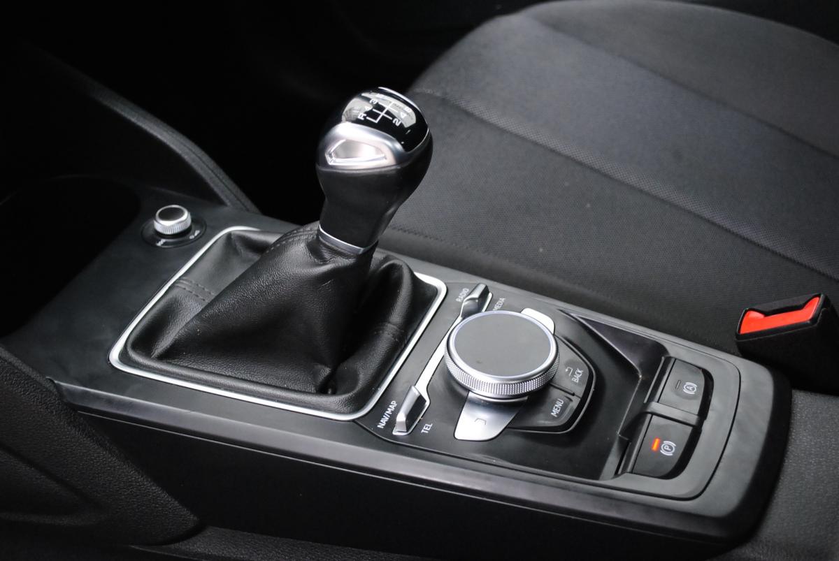 audi-q2-2023-gasolina-999cc