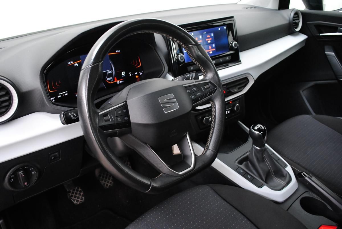 seat-arona-2023-gasolina-999cc