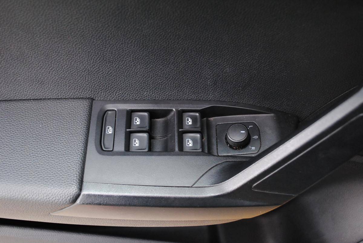 seat-arona-2023-gasolina-999cc