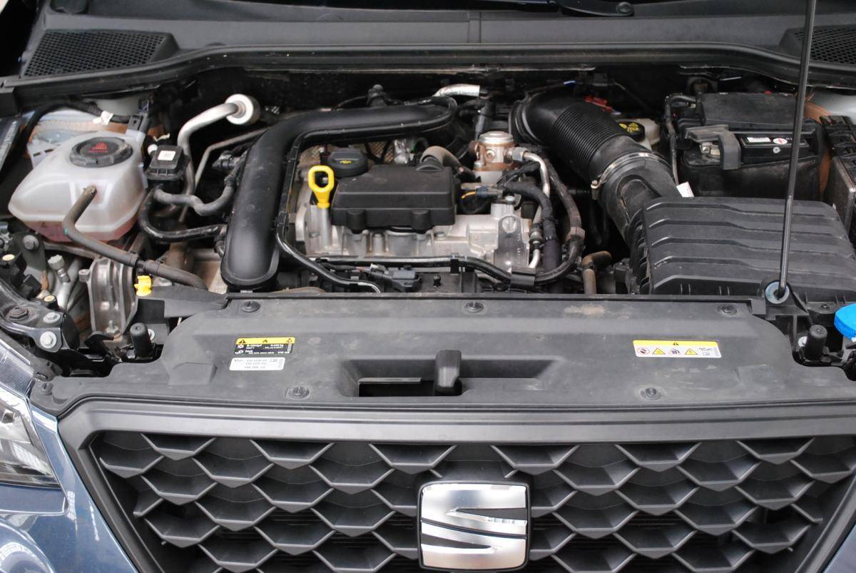 seat-arona-2023-gasolina-999cc
