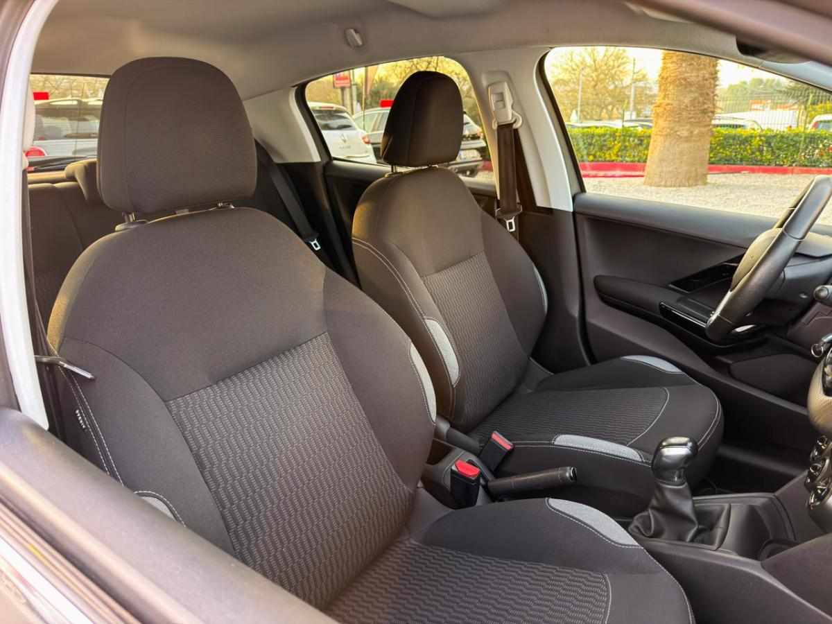 peugeot-208-1-2-vti-2016-gasolina-1199cc