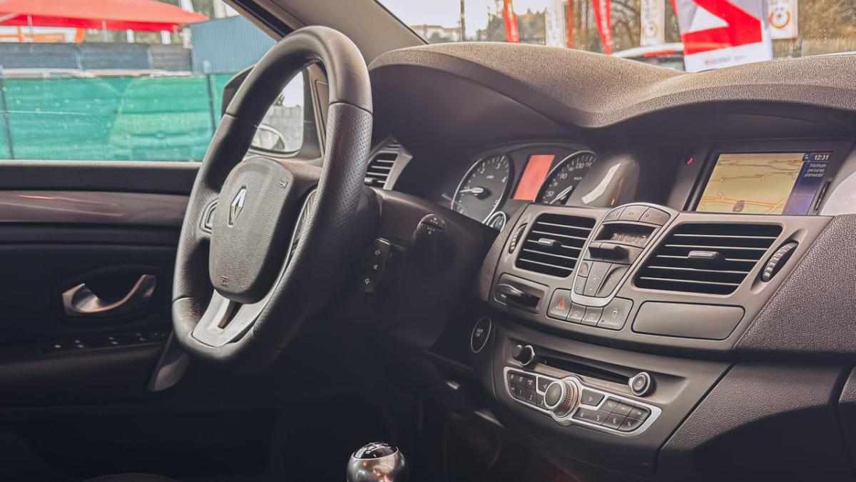 renault-laguna-2-0-dci-2010-diesel-1995cc