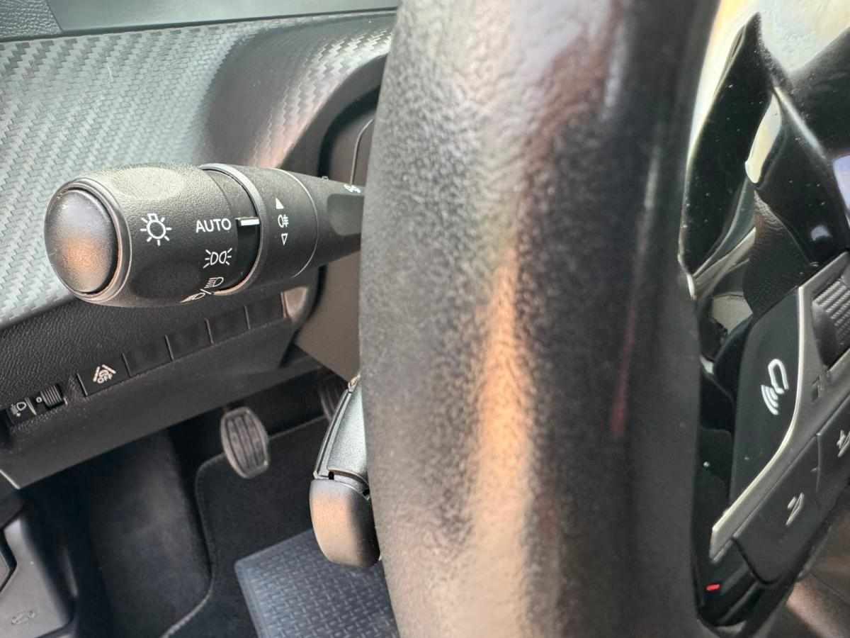 peugeot-208-1-2-puretech-2022-gasolina-1199cc