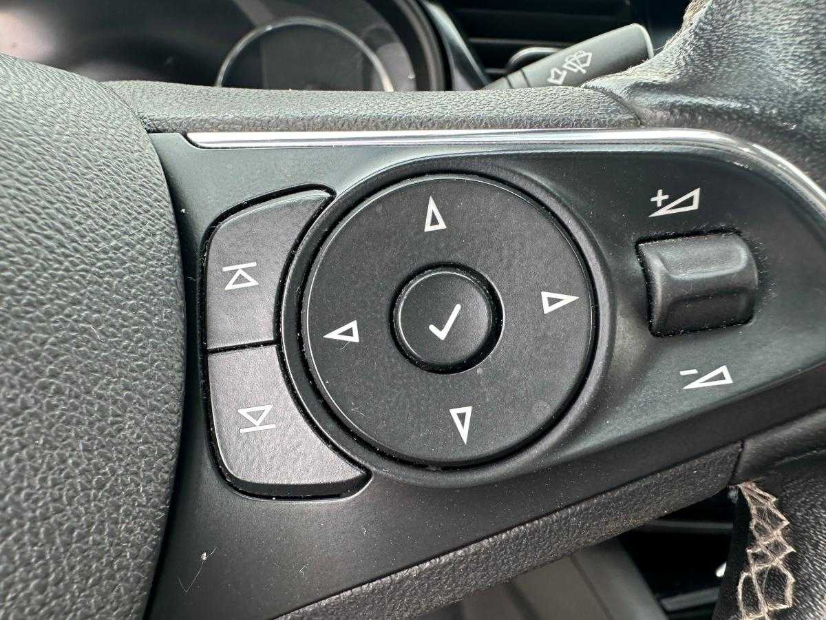 opel-insignia-2021-diesel-1496cc