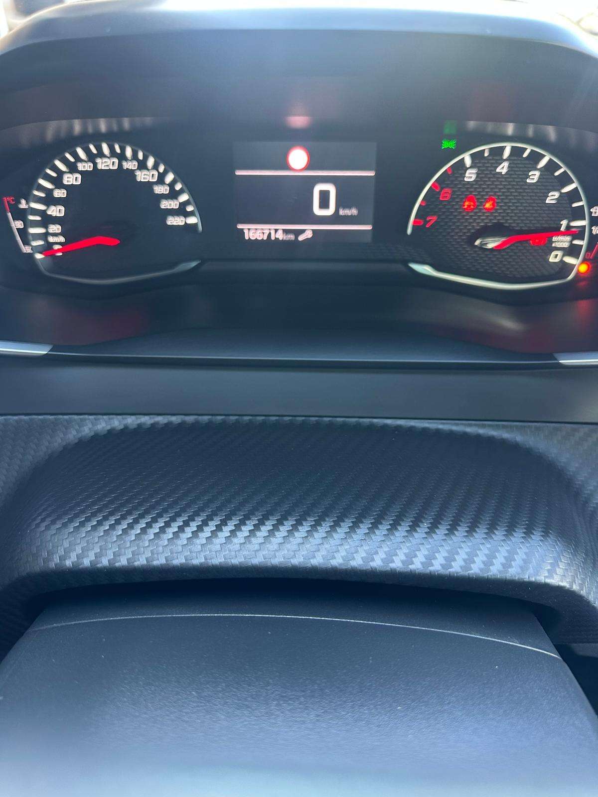 peugeot-2008-2021-diesel-1499cc