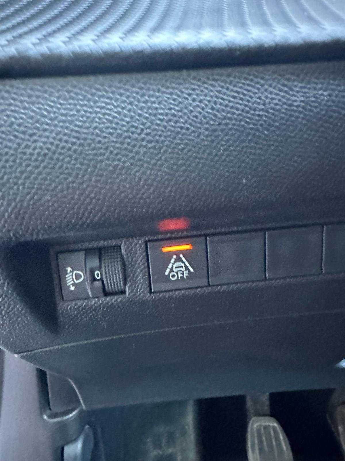 peugeot-2008-2021-diesel-1499cc