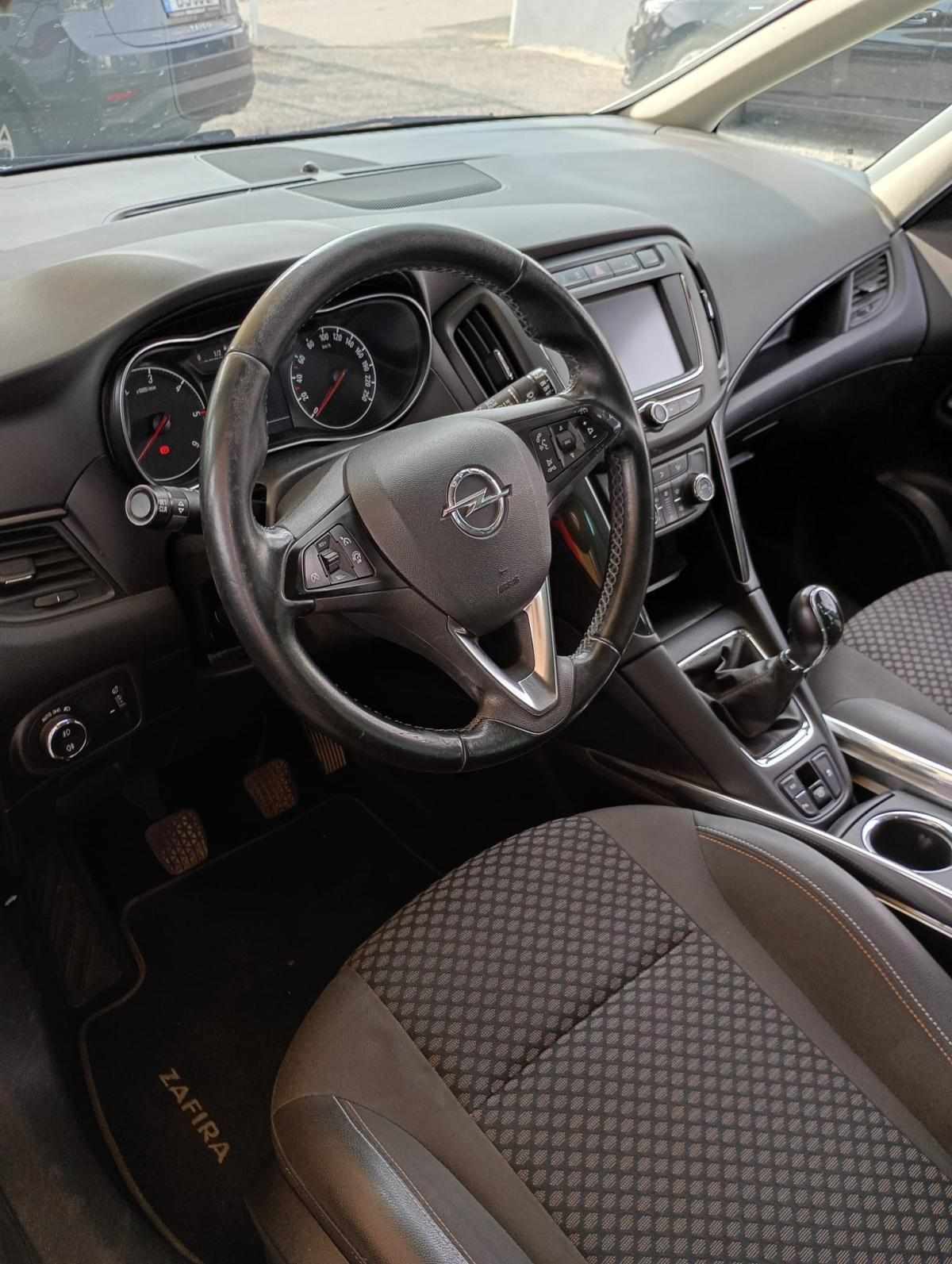 opel-zafira-2018-diesel-1598cc